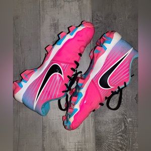 Nike Women size 8 softball cleats